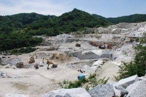 茨城県産 稲田石 採掘場